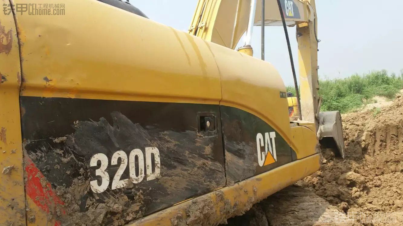 卡特彼勒 CAT320D 二手挖掘机价格 56万 4500小时