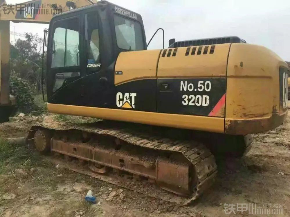 卡特彼勒 CAT320D 二手挖掘機(jī)價(jià)格 45萬 6800小時(shí)