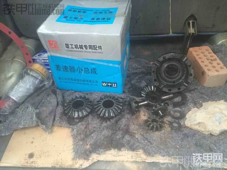 龍工雙壁五零鏟車(chē)與夏工差速器通用齒輪磨平了