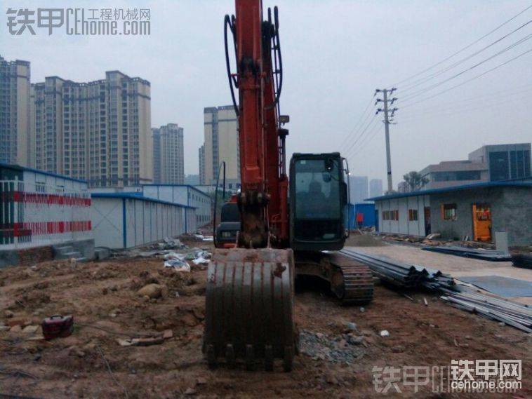 看上去很藏，因?yàn)楸救撕軕校?年多了從未洗過車<img class="smiley" src="/img/smiley/default/hug.gif"><img class="smiley" src="/img/smiley/default/hug.gif">
