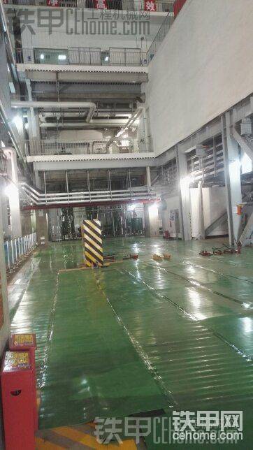 地面保护第一层塑料布第二层模板第三层橡胶皮