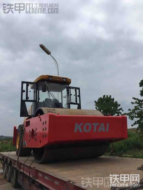 出租36噸全新壓路機(jī)，有需求的與我聯(lián)系