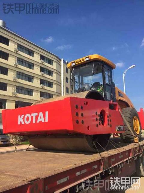 出租36噸全新壓路機(jī)，有需求的與我聯(lián)系