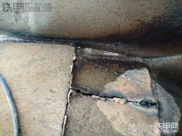 這斗子用了快12000個小時了，因為買來沒加固，所以斗子磨損的非常嚴(yán)重。好了，看下一張。
