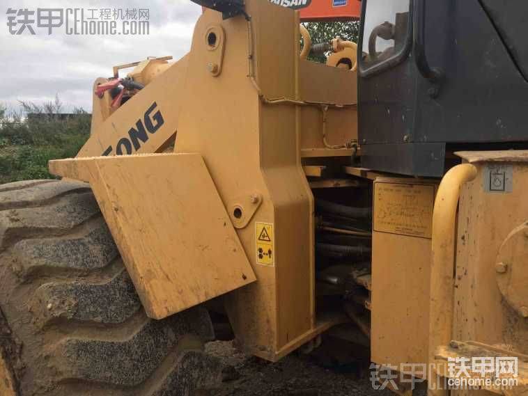 柳工這款車(chē)的軸距真心的短啊，容易翹頭