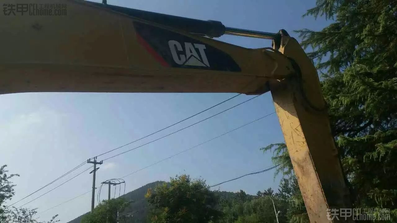 卡特彼勒 CAT320D 二手挖掘机价格 42万 7000小时