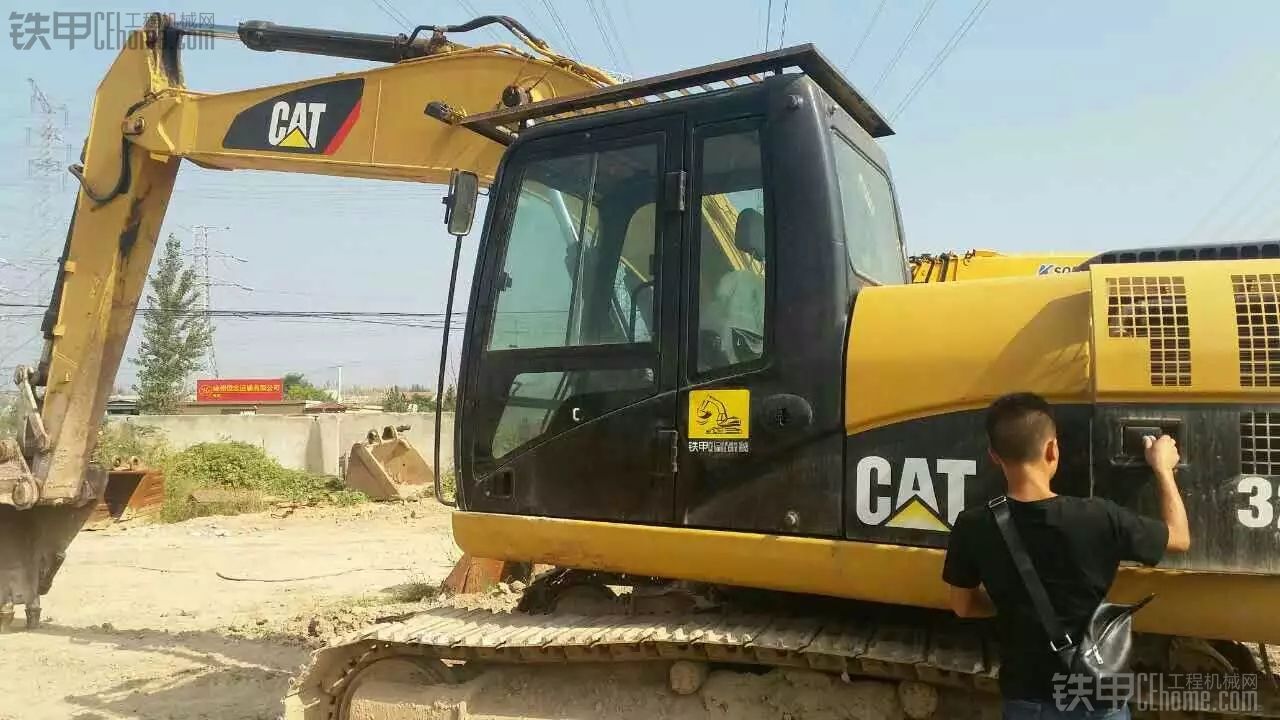 卡特彼勒 CAT320D 二手挖掘机价格 42万 7000小时