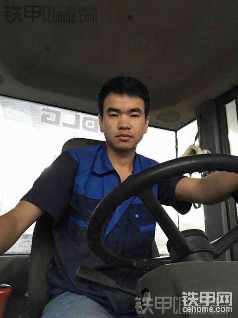 裝載機(jī)駕駛員