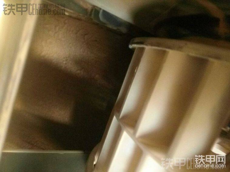 太脏了全是灰
