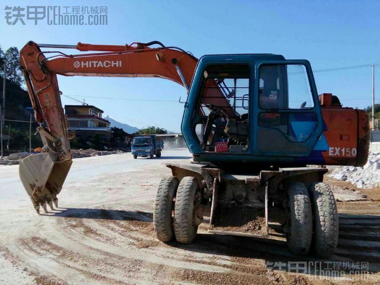 怎样区分日立轮式挖机型号