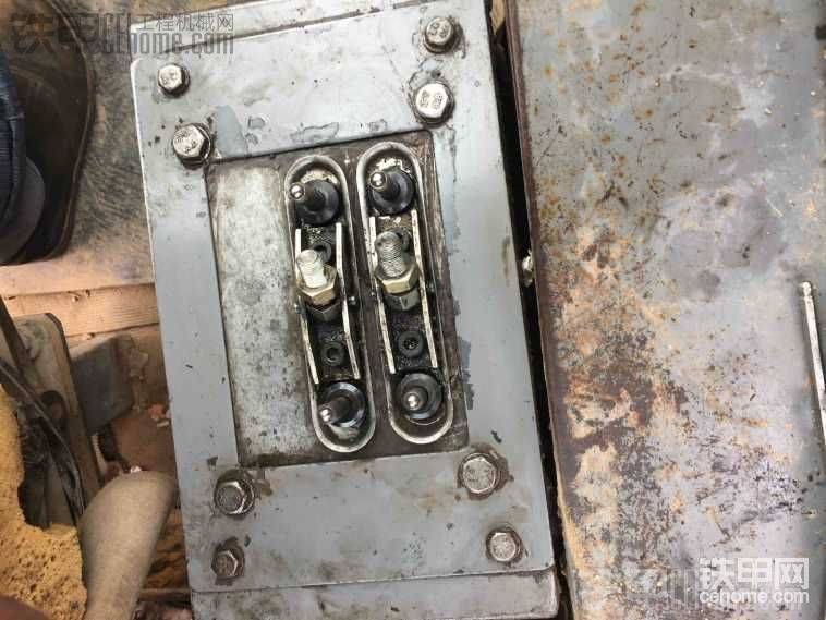 甲友分享更换铲车先导油封和宇通931a的小问题