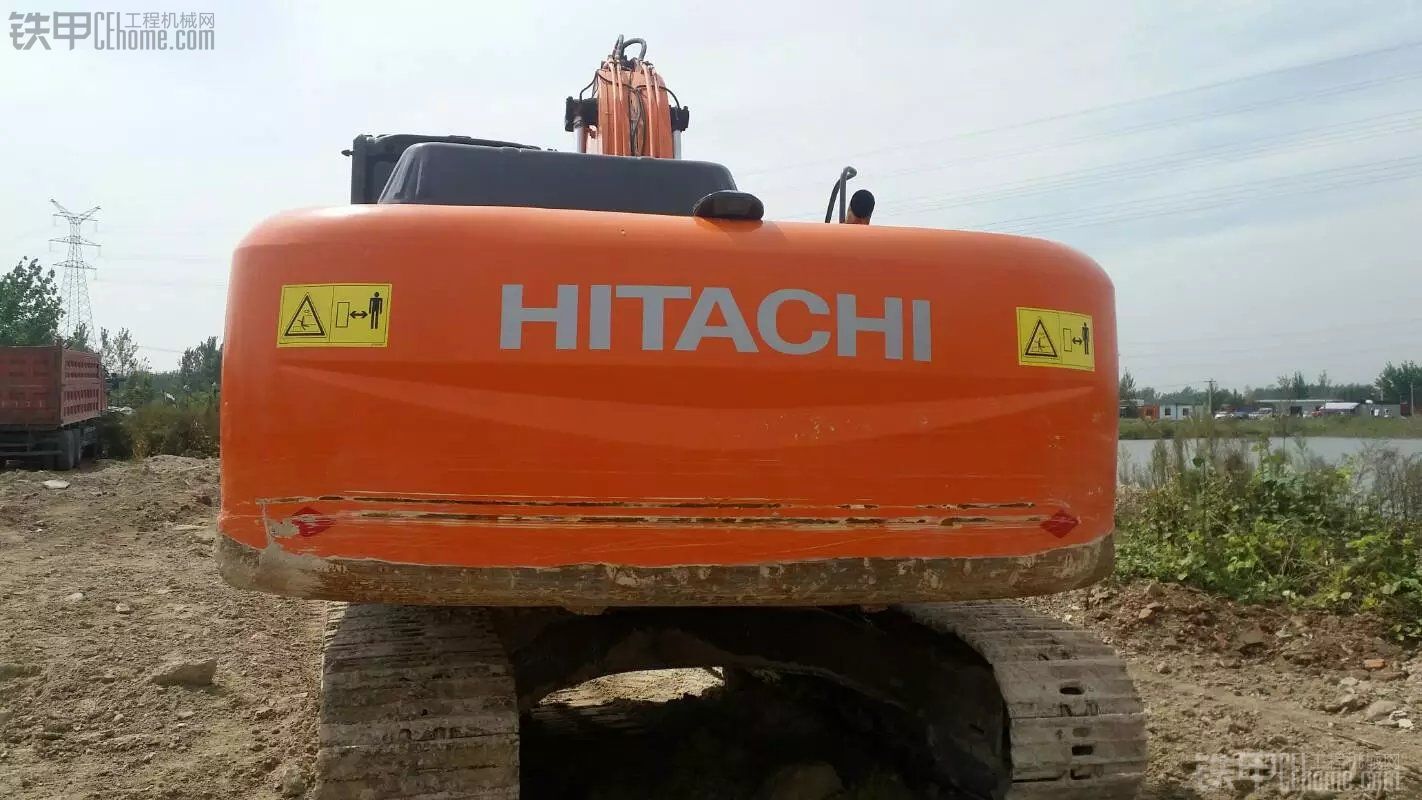 日立zx240-3-进口 二手挖掘机价格 36万 7000小时