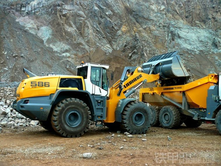 Liebherr L586 Xpower