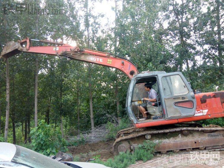 08年亨特120挖掘機(jī)正常干活-帖子圖片