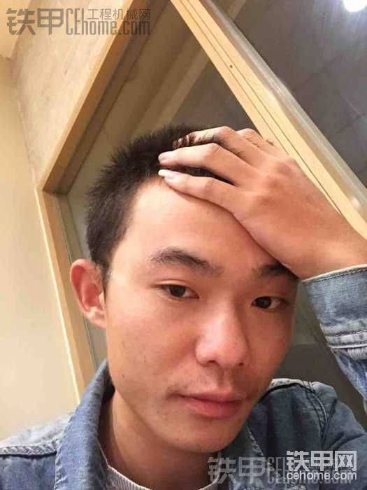 是不是有點小帥？