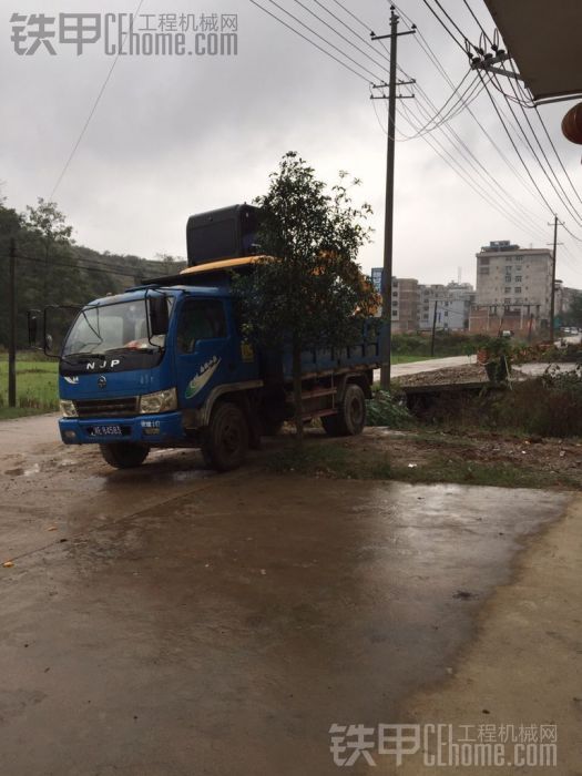 柳工906D 买回来几个月了。今天下雨发个贴知道我的存在