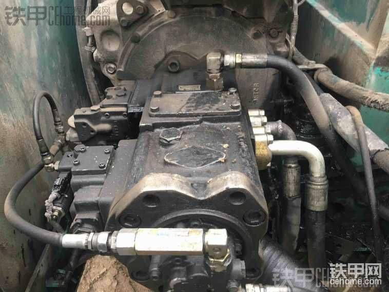 護(hù)板拆掉  油管拆掉 拆外面所需要的扳手馃敡17 19 22 36 10個(gè)內(nèi)六角  17的套頭