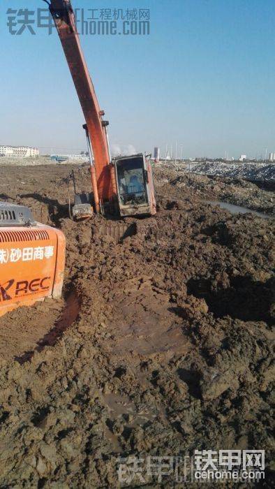 别人掉下去。我去救，然后自己也下去了
