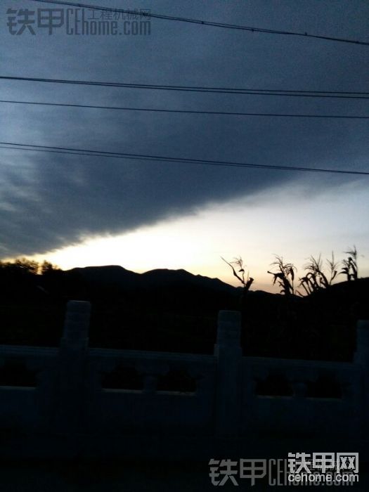 這天，
