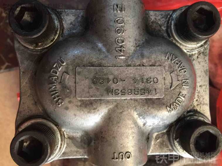 出售二手小松55mr-2原装齿轮泵