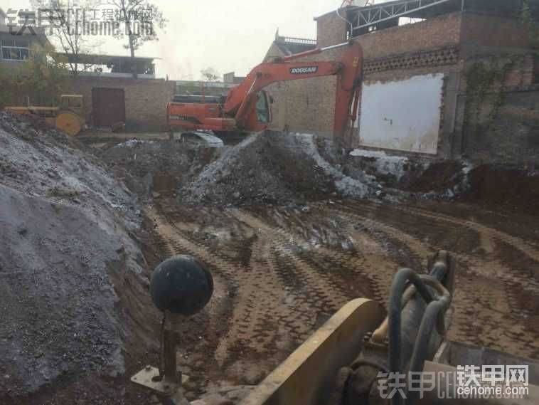 挖掘機挖土連拌灰