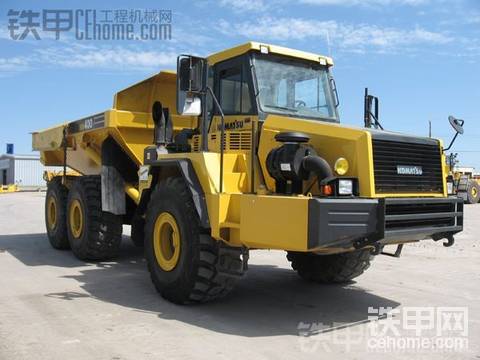 KOMATSU&#160;HM400-1&#160;铰链式自卸车