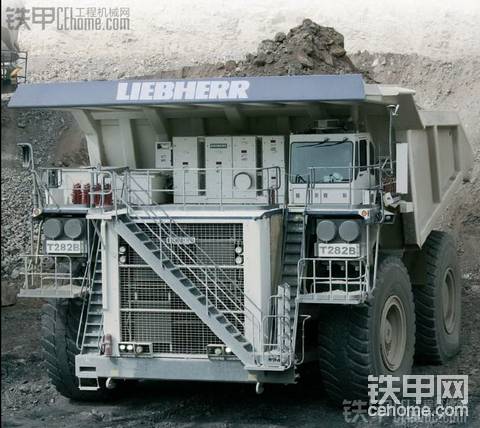 最大的卡车——LIEBHERR&#160;T282B&#160;矿用自卸卡车