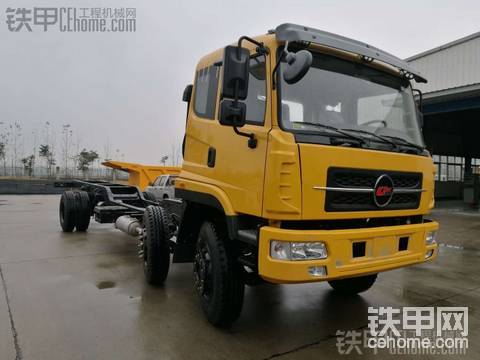 能適應(yīng)多種路段重心更低的挖機(jī)鉤機(jī)拖車