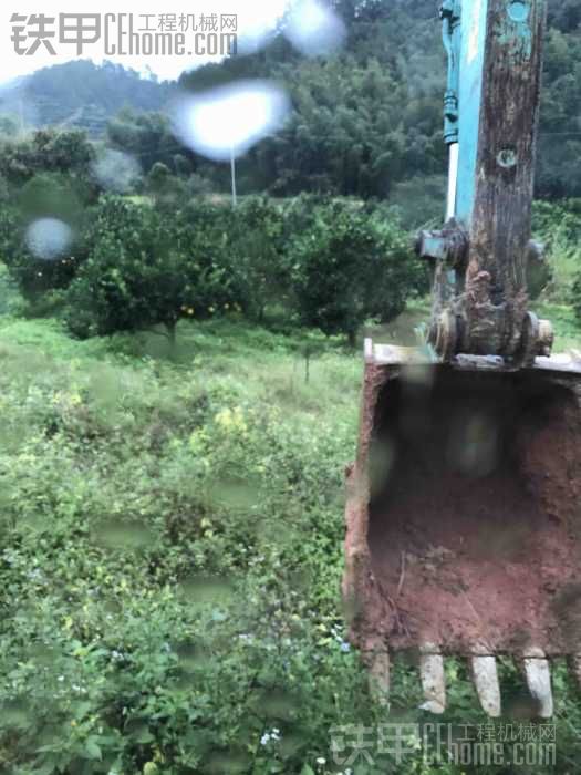 下雨天告诉我不孤单