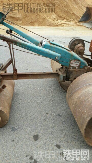 新型壓路機、