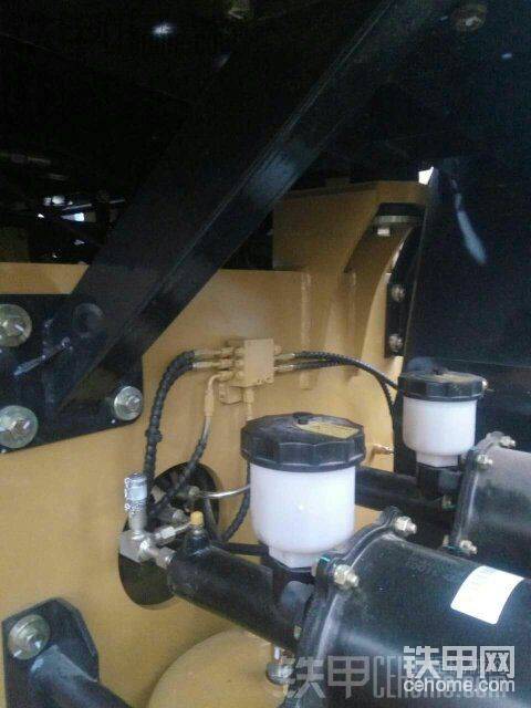 后發(fā)動機(jī)潤滑端油量分配閥

