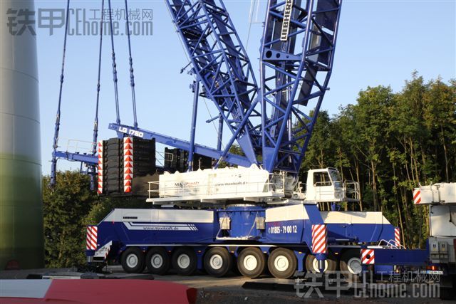 利勃海尔lg1750 起重机