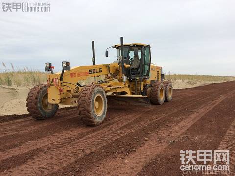 臨工平地機(jī)表現(xiàn)出色2016完美收官