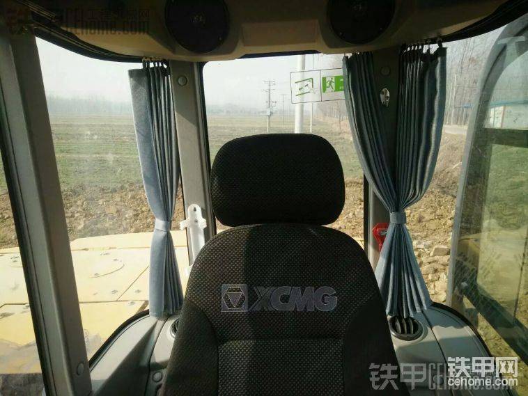 后視角，我特擔心那兩塊弧形玻璃，和空濾一樣，怕被數(shù)枝刮爛
