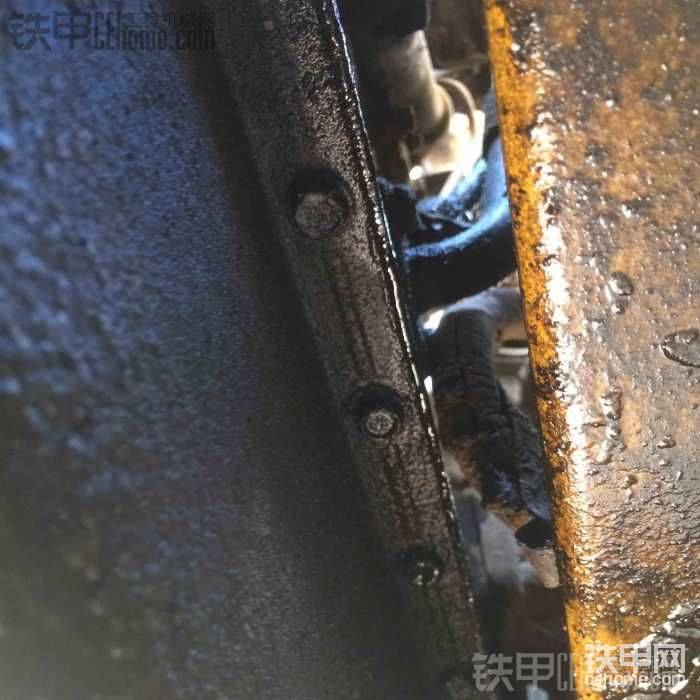 怎么機(jī)油尺噴油？