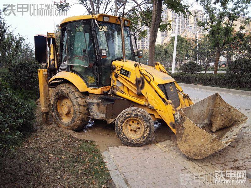 JCB 3CX 两头忙-帖子图片