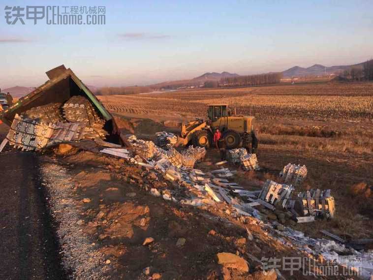 卡友翻車不用怕，甲友設(shè)備來幫忙！