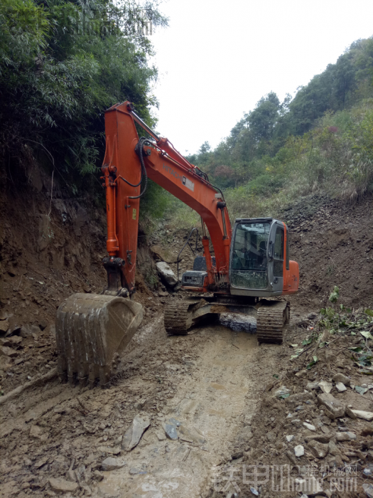 急急急！求大神指教！120机子挖山改阶梯种树怎么挖