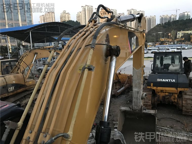 卡特彼勒 CAT320D 二手挖掘机价格 45万 8300小时