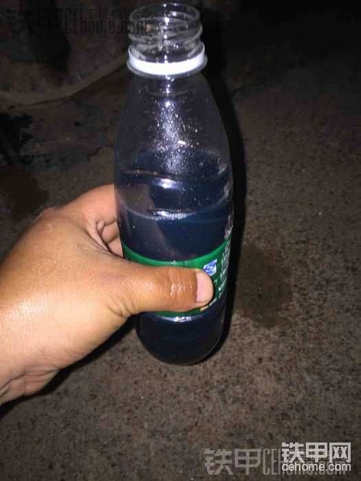黑色的可能柴油泵過機(jī)油到油箱