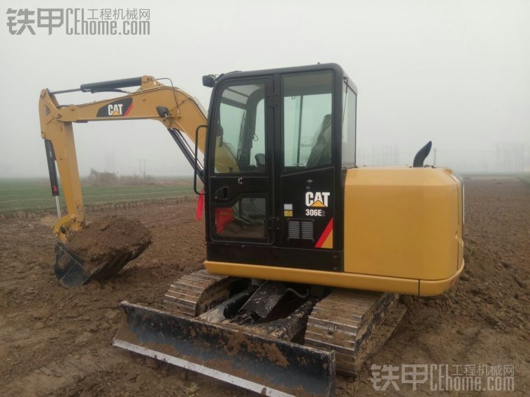 新买的 卡特306E2挖掘机