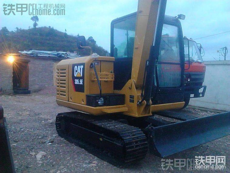 此機已是CAT最新款E型機，貴州區(qū)域第一臺被我秒了，那激動……直接點炮.發(fā)財……