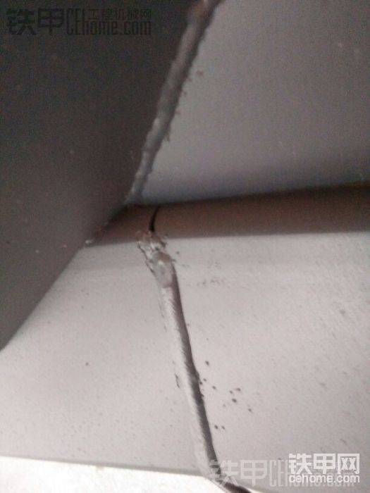 底盤還有沒有焊到的地方，看起不爽
