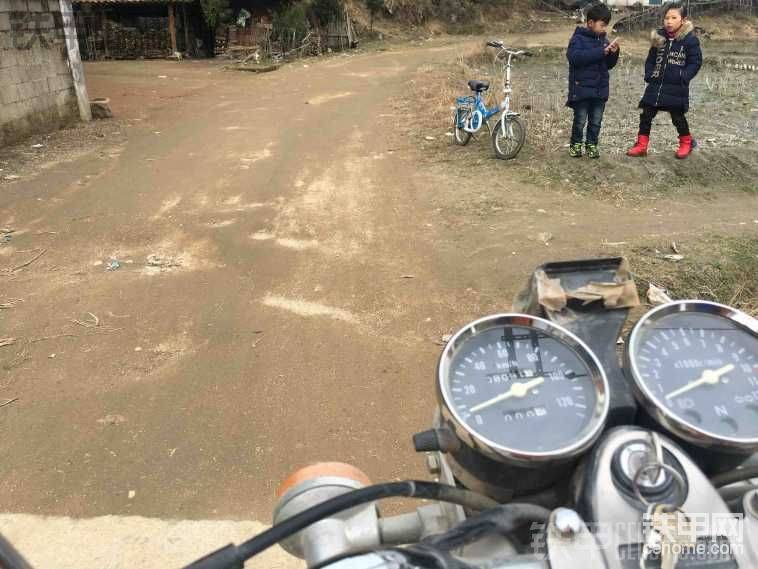 前面開始就是山路了。