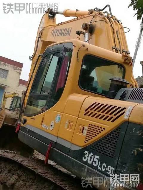 現(xiàn)代 R275LC-9T 二手挖掘機(jī)價(jià)格 49.8萬 4200小時(shí)