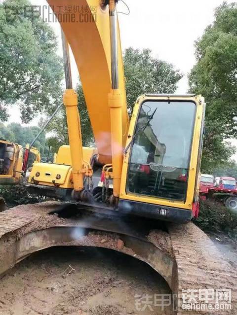 現(xiàn)代 R275LC-9T 二手挖掘機(jī)價(jià)格 49.8萬 4200小時(shí)