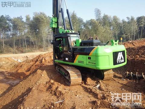 開工了，全新卡特底盤旋挖鉆機(jī)進(jìn)場(chǎng)