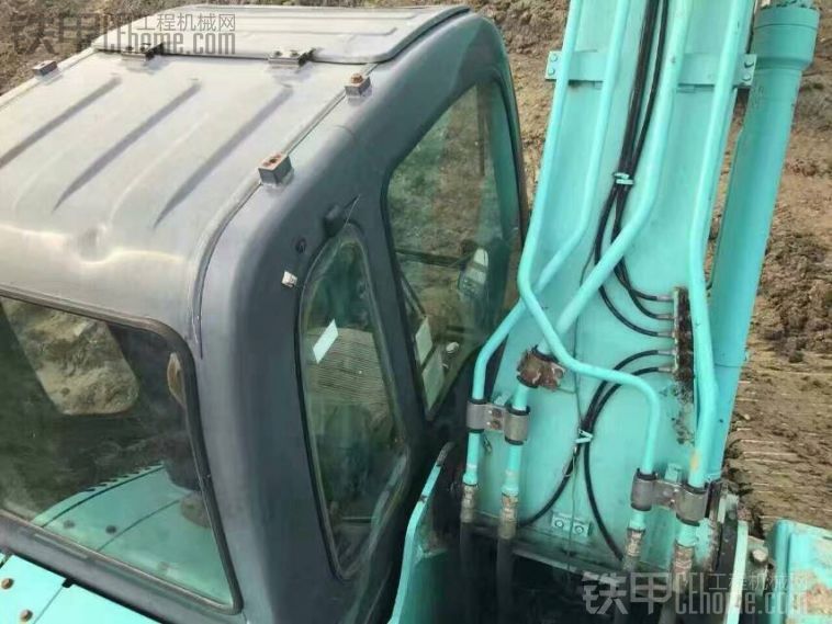 神鋼200挖掘機(jī) 車況好包運(yùn)輸