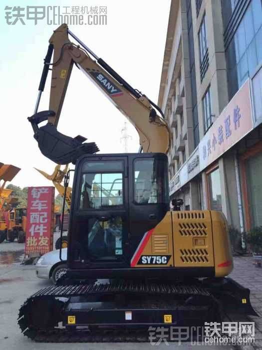 三一重工，新款75-10提車。