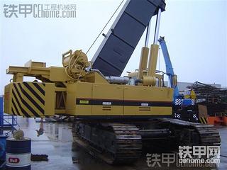 SPACELIFT 生产的履带伸缩臂起重机